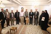 دیدار نایب رئیس مجلس شورای اسلامی با خانواده‌های شهدا و ایثارگران در ماه مبارک رمضان