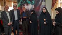 اهدای مدرک کارشناسی‌ارشد افتخاری دانشگاه آزاد اسلامی همدان به خانواده شهید فرشید کریمی