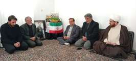 دیدار دبیر مشاوران وزرا در امور ایثارگران با خانواده شهید محمد شیدایی مشعوف در اسدآباد